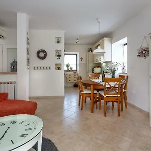 https://apartment-mia-malinska.primorje-gorskikotar.com